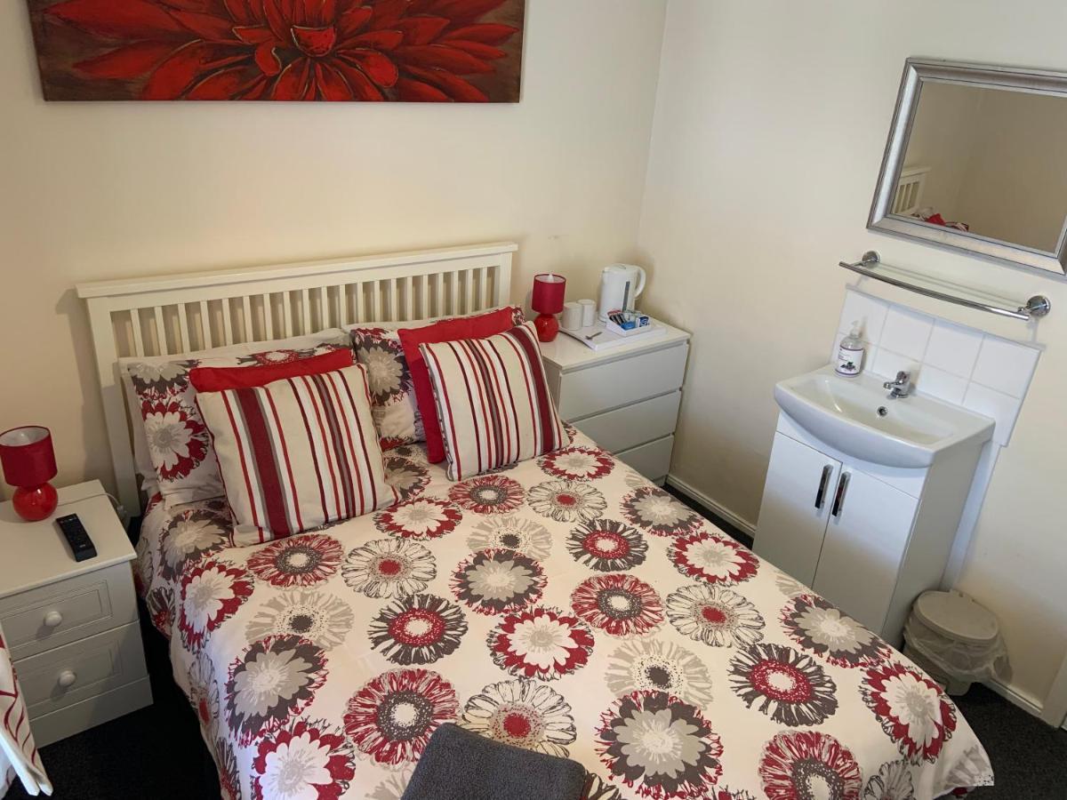 Melrose Guest House Уитли Бей Екстериор снимка