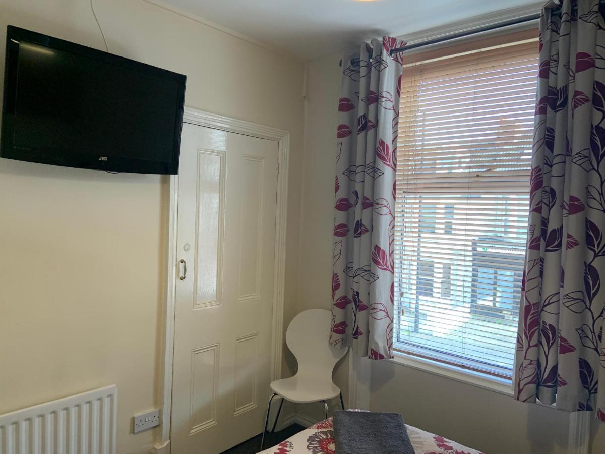 Melrose Guest House Уитли Бей Екстериор снимка