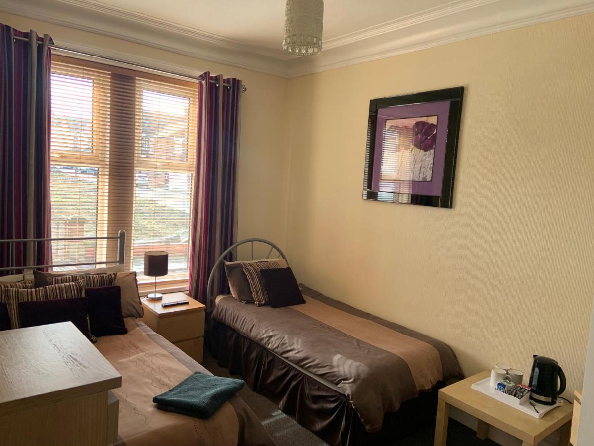 Melrose Guest House Уитли Бей Екстериор снимка