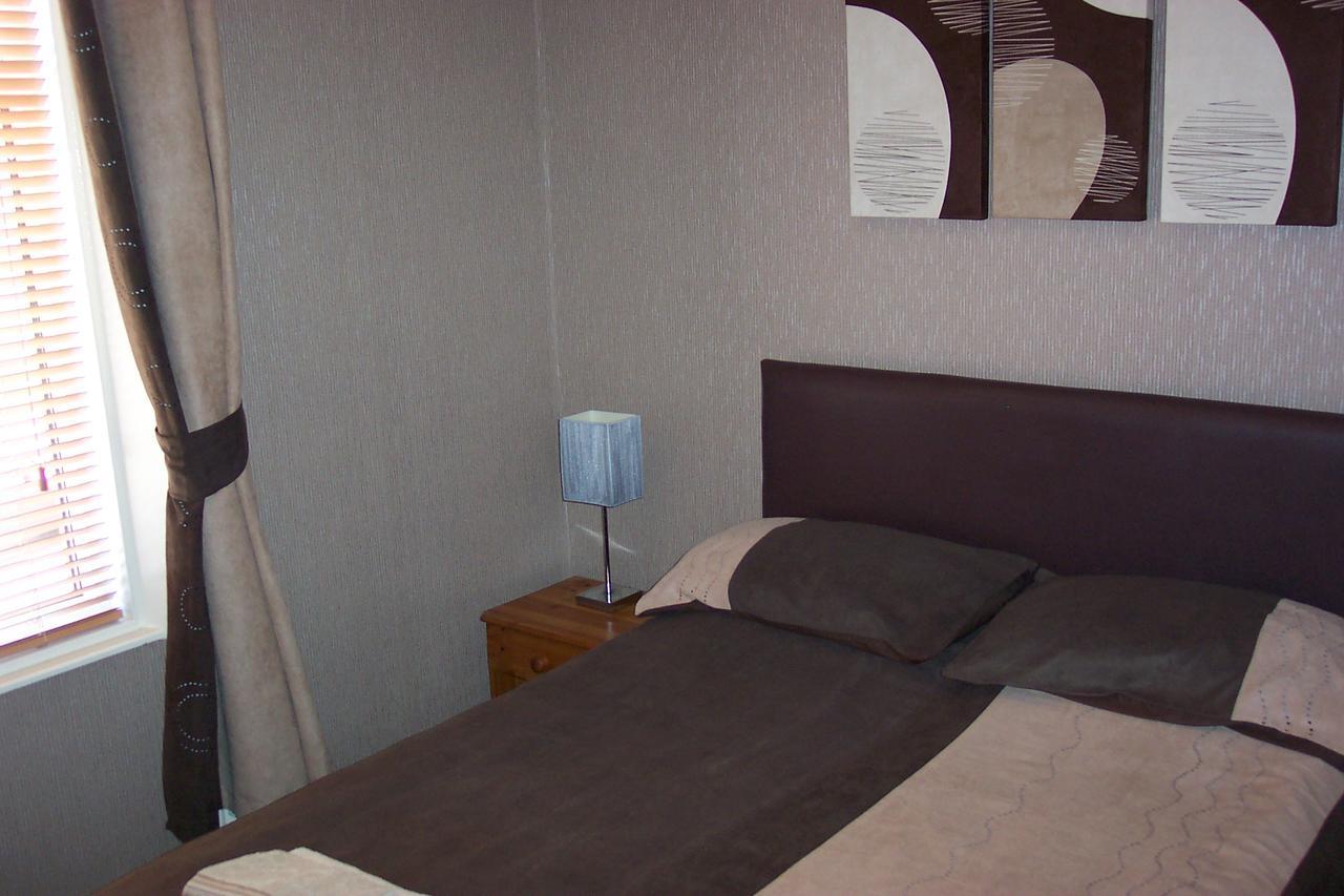 Melrose Guest House Уитли Бей Екстериор снимка