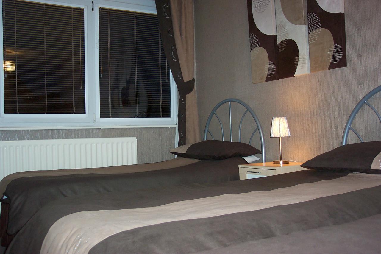Melrose Guest House Уитли Бей Екстериор снимка