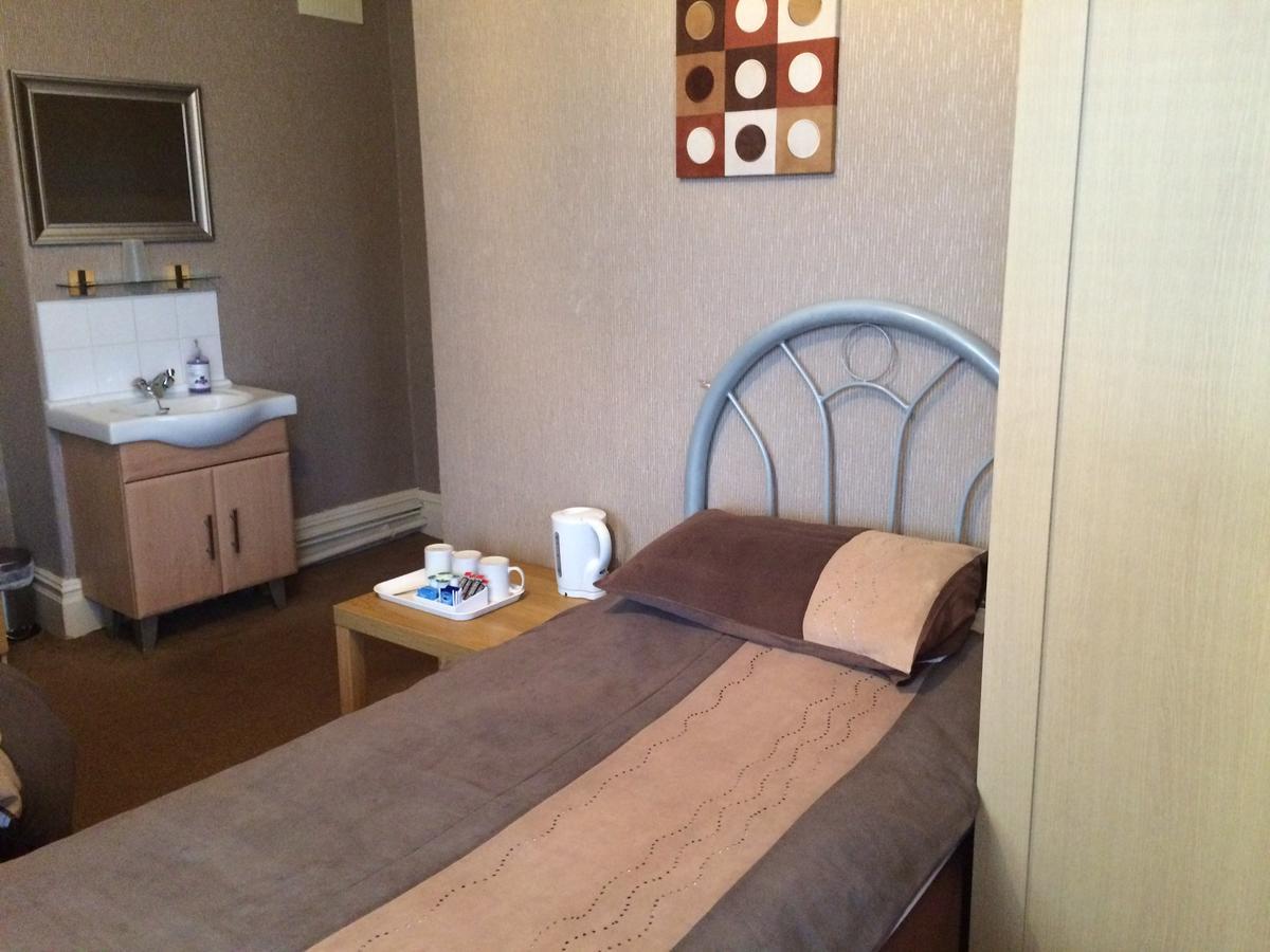 Melrose Guest House Уитли Бей Екстериор снимка